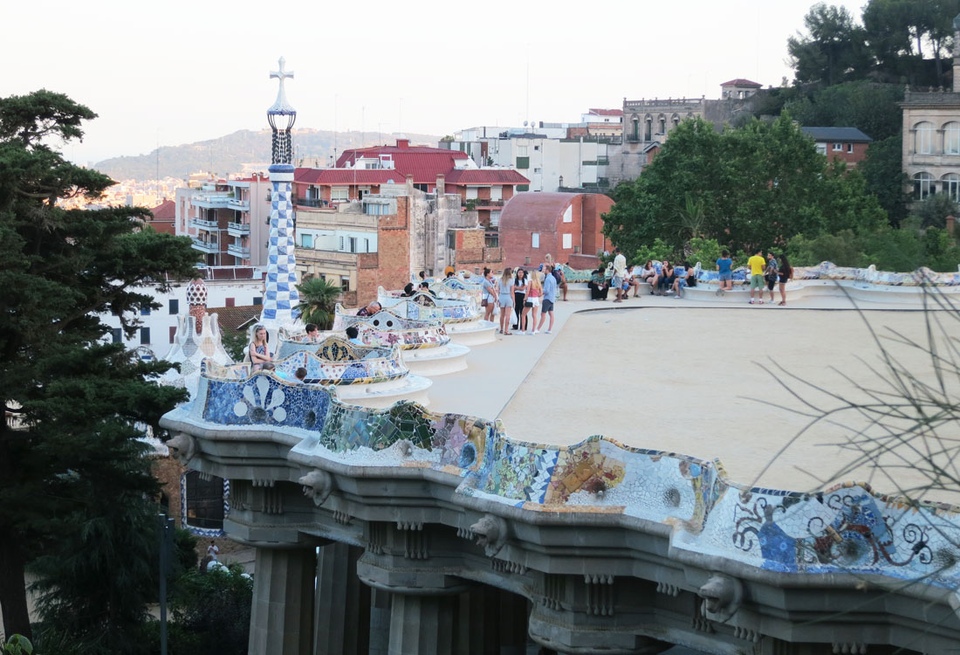 Парк Гуэля в Барселоне. Архитектура Гауди. От безумия до величия: можно ли увидеть Испанию за 10 дней. Изображение 140